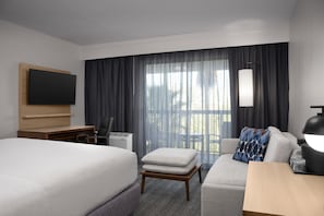 Premium bedding, in-room safe, desk, iron/ironing board