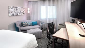 Sengetøy av topp kvalitet, individuelt innredet og skrivebord