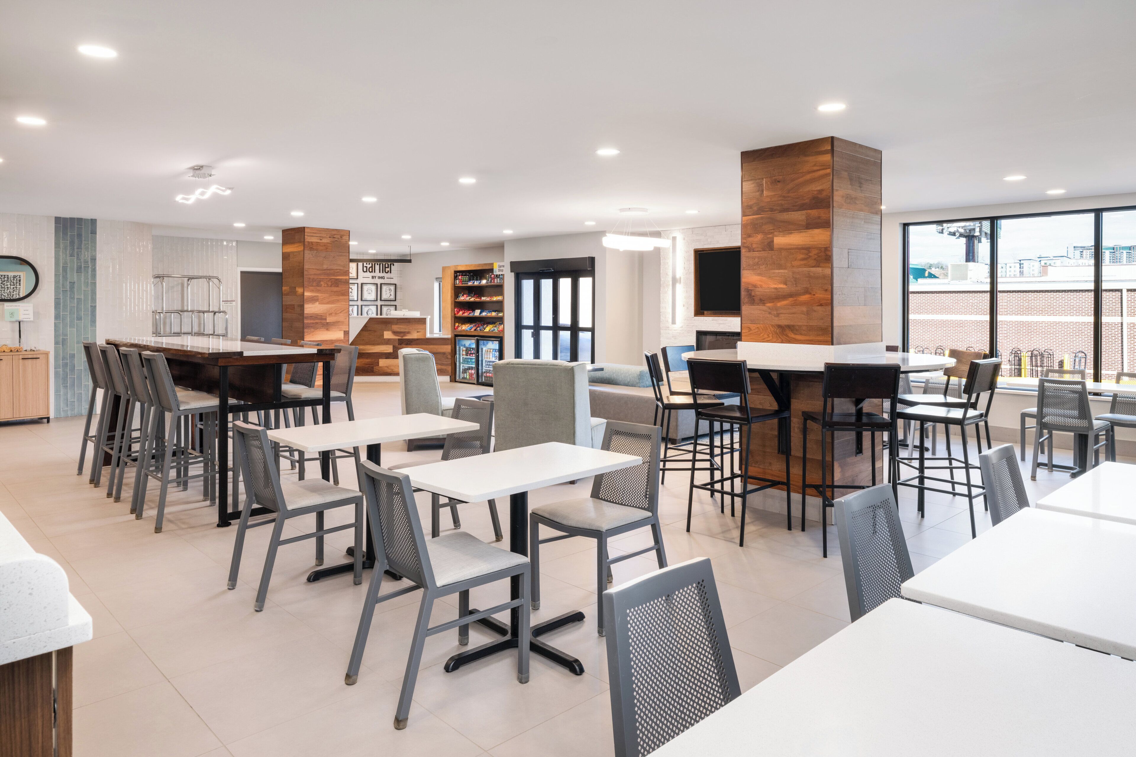 Desayuno completo gratuito y diario