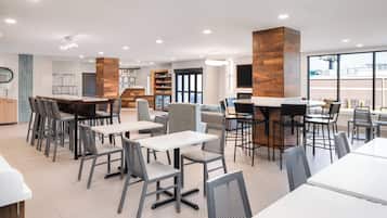 Desayuno completo incluido todos los días