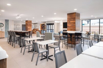 Garner Hotel Pigeon Forge Downtown by IHG