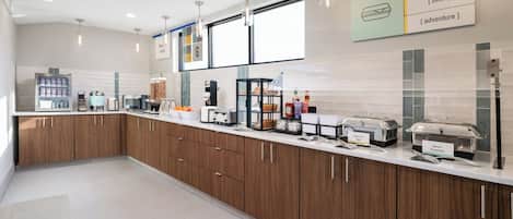 Desayuno completo gratuito y diario