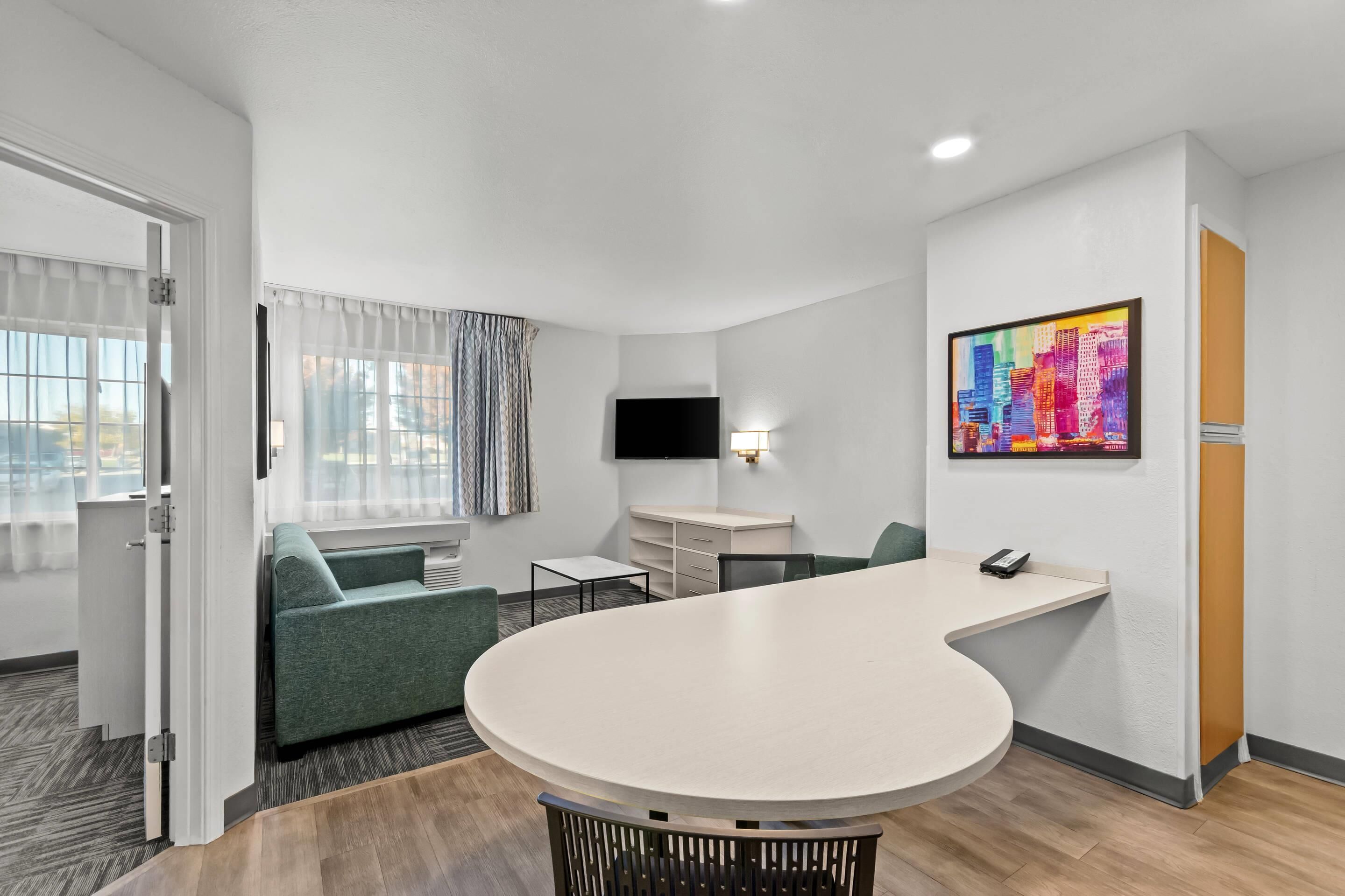 Suite, 1 Queen Bed with Sofa bed, Non Smoking | Desk, blackout drapes, iron/ironing board, free cribs/infant beds