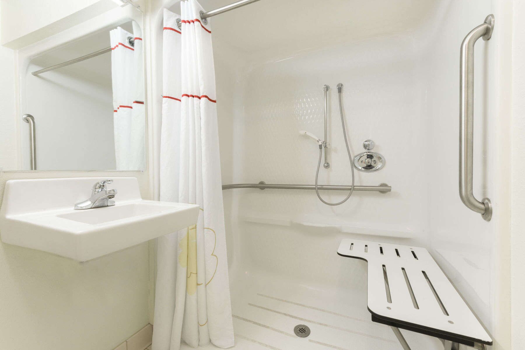 combined shower/bathtub, hair dryer, towels, soap