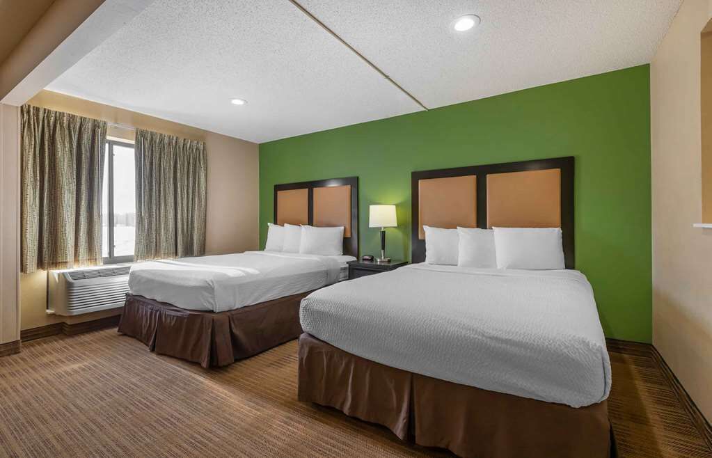 Desk, laptop workspace, free WiFi, bed sheets