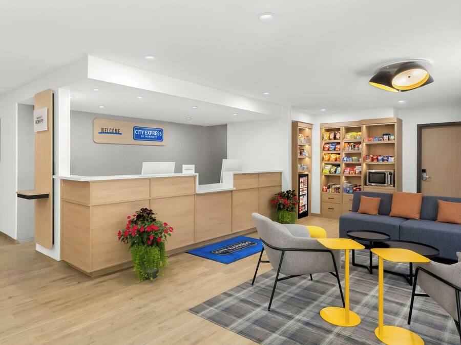 Lobby-lounge