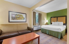 Deluxe Studio, 1 Queen Bed with Sofa bed, Non Smoking | Desk, iron/ironing board, free WiFi - Extended Stay America Suites Toledo Maumee (Maumee)
