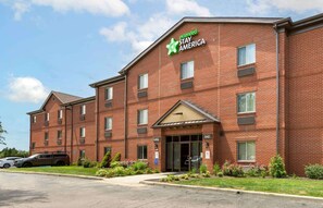 Exterior - Extended Stay America Suites Toledo Maumee (Maumee)