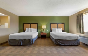 Deluxe Studio, Multiple Beds, Non Smoking | Desk, iron/ironing board, free WiFi, bed sheets
