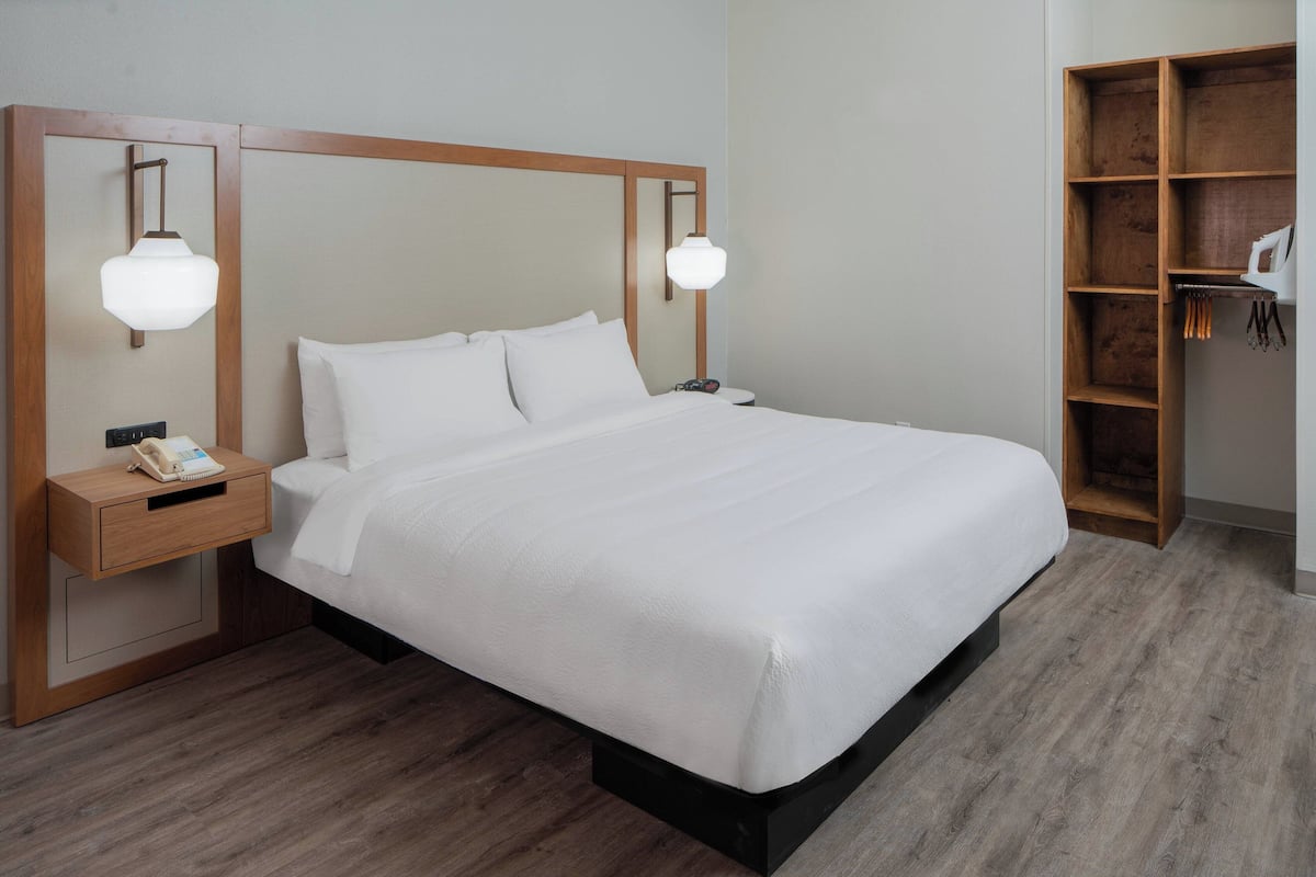 Camas con pillow-top, caja de seguridad en la habitación y escritorio