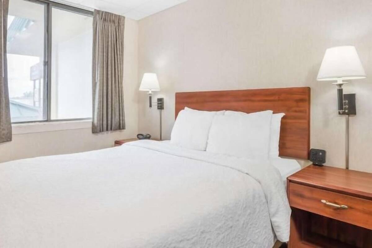 Desk, iron/ironing board, free cribs/infant beds, rollaway beds