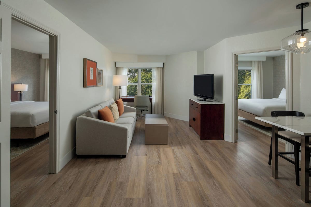 Svit - 2 sovrum - icke-rökare | Vardagsrum | 42-tums platt-tv med kabelkanaler, tv och Netflix