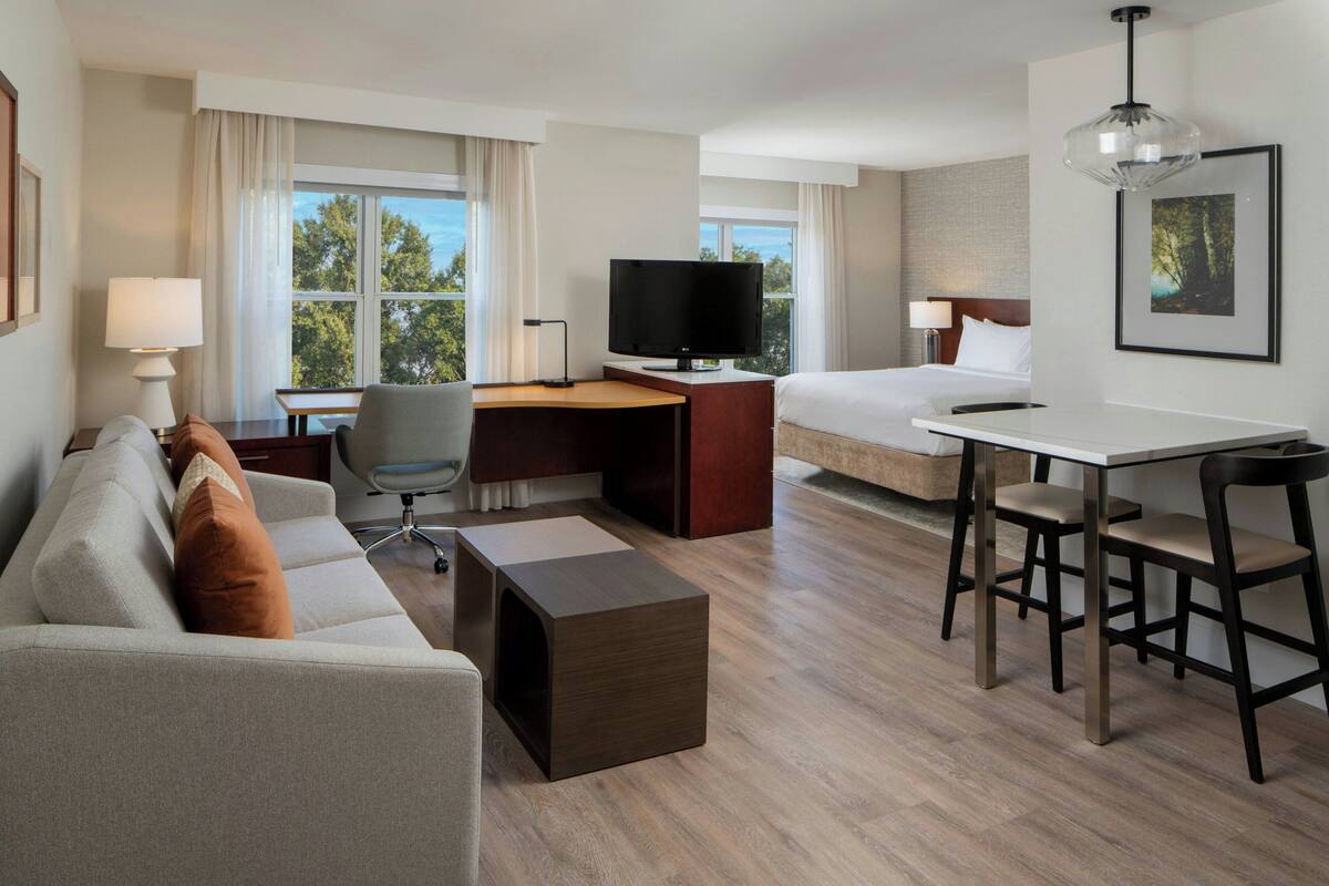 In-room safe, desk, laptop workspace, iron/ironing board