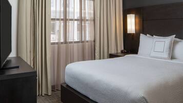 1 bedroom, Egyptian cotton sheets, premium bedding, desk