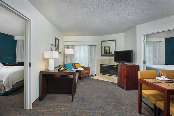 Desk, laptop workspace, iron/ironing board, free cots/infant beds - Residence Inn By Marriott Knoxville Cedar Bluff (Knoxville)