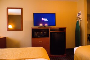 Deluxe Room, 2 Queen Beds | Room amenity