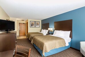 Iron/ironing board, free WiFi, bed sheets, alarm clocks - AmericInn by Wyndham Jefferson (Jefferson)
