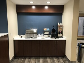 Free daily continental breakfast - AmericInn by Wyndham Jefferson (Jefferson)