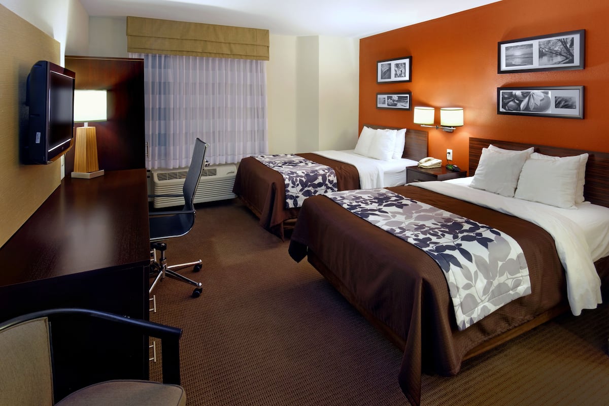 Desk, blackout drapes, iron/ironing board, free WiFi