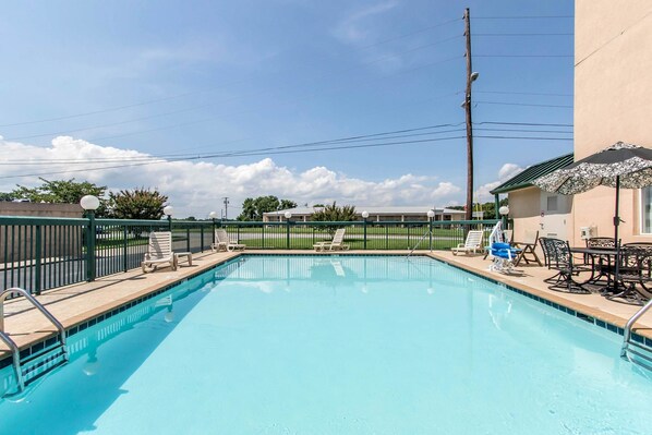Seasonal outdoor pool