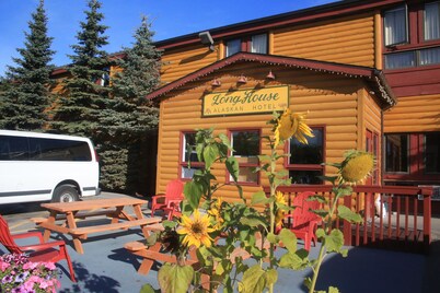 Longhouse Alaskan