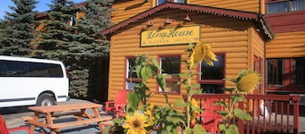Longhouse Alaskan