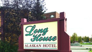 Exterior - Longhouse Alaskan (Anchorage)