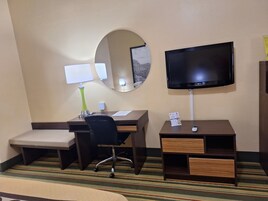 办公桌、隔音、熨斗/熨衣板、免费婴儿床