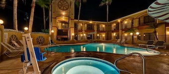 Super 8 by Wyndham Weslaco