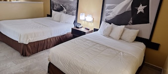 Super 8 by Wyndham Weslaco