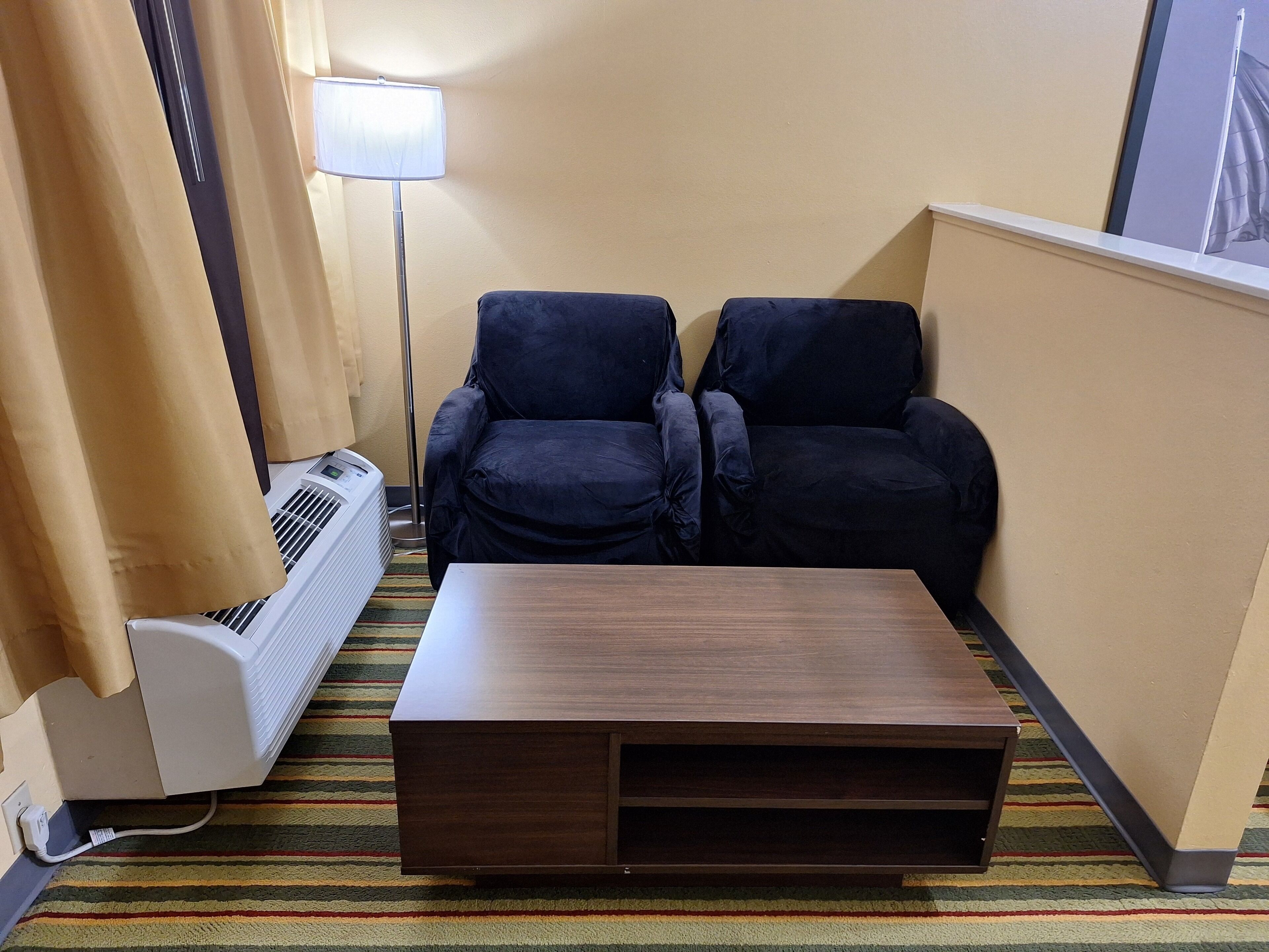 Habitación estándar | Área de sala de estar | Televisión 