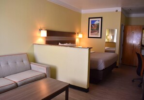 Premium bedding, down comforters, iron/ironing board, free WiFi