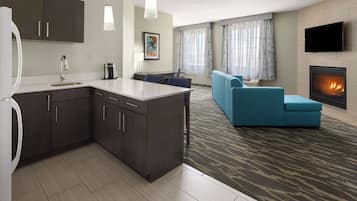Presidential Suite, 1 King Bed, Non Smoking | Pillowtop beds, desk, blackout drapes, iron/ironing board