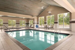 Indoor pool, sun loungers