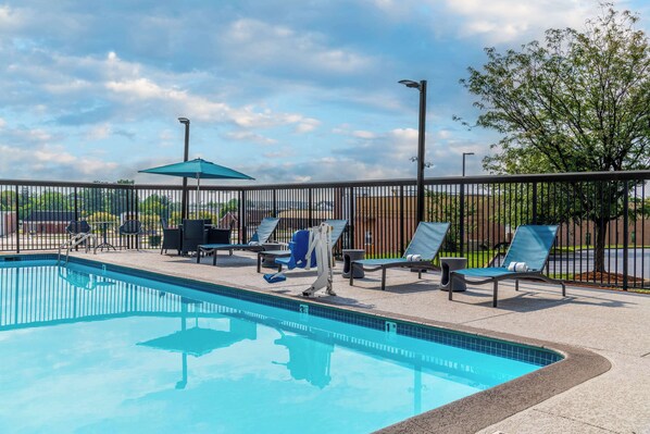 Seasonal outdoor pool