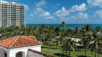 Hotel Exterior at Eurostars Winter Haven