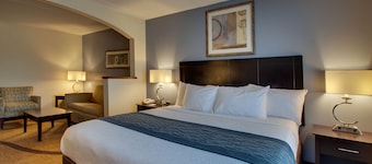 Greenfield Inn & Suites Owensboro, KY Airport