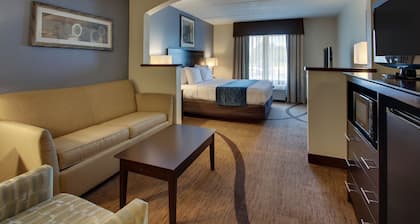 Greenfield Inn & Suites Owensboro, KY Airport