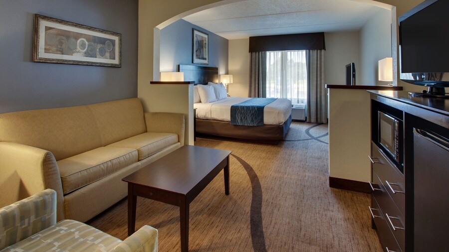 Greenfield Inn & Suites Owensboro, KY Airport