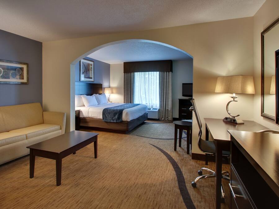 Desk, blackout curtains, iron/ironing board, free WiFi