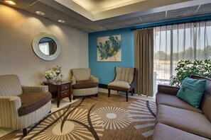 Coin salon dans le hall