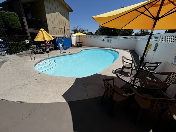 Piscine extérieure