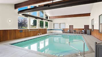 Indendørs pool