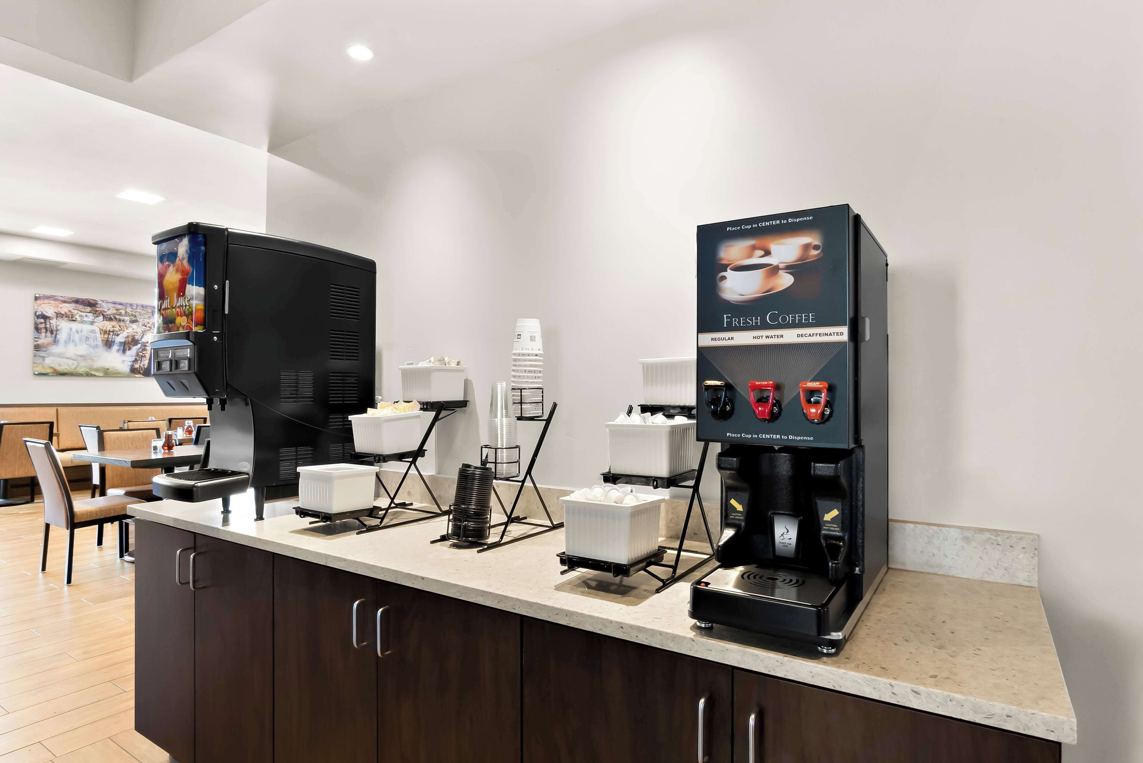 free daily cooked-to-order breakfast