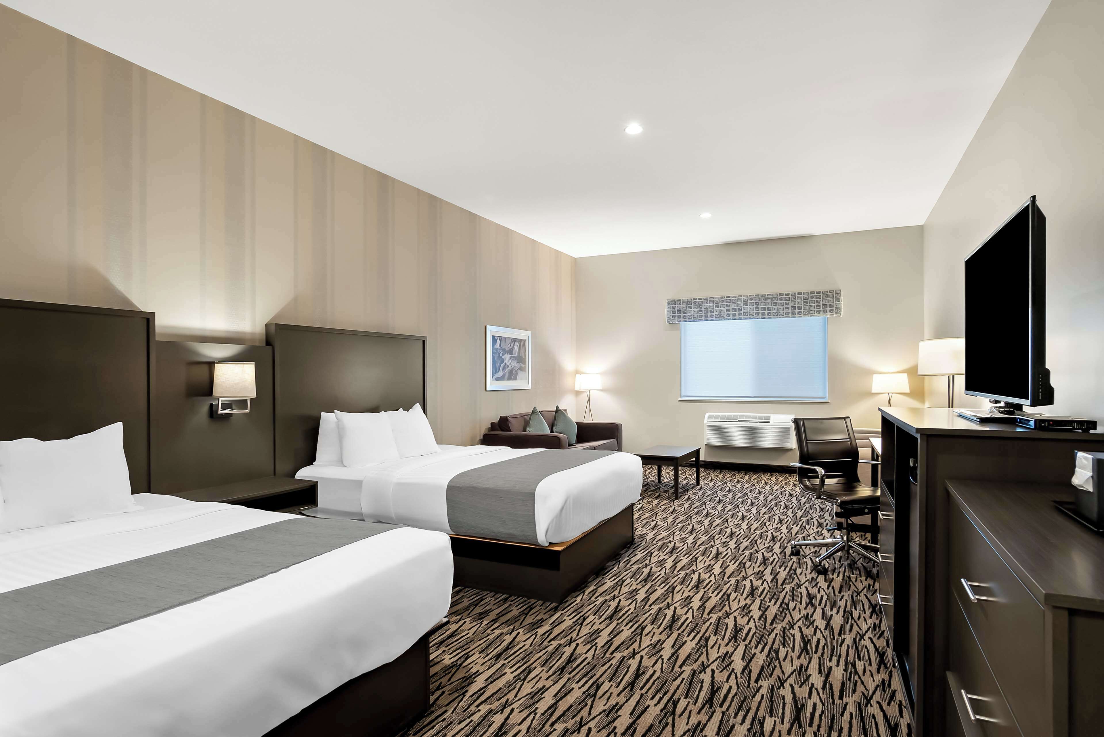 standard room, 2 queen beds, non smoking, refrigerator & microwave (walk-in shower) | 1 bedroom, hypo-allergenic bedding, in-room safe, desk