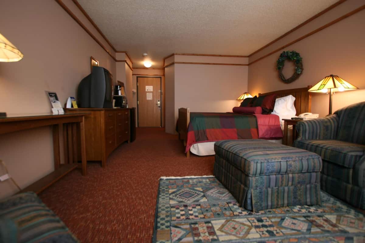 Suite, 1 Queen Bed, Non Smoking, Refrigerator & Microwave (Theme Room;with Sofabed) | Iron/ironing board, WiFi, bed sheets