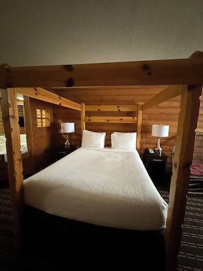 Standard Room, 1 Queen Bed, Non Smoking, Jetted Tub (Theme Room)