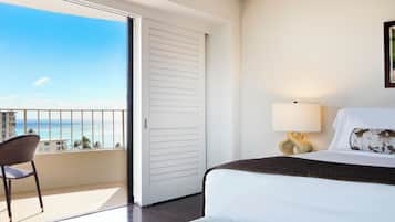 Chambre, 1 trÚs grand lit, vue océan | Literie de qualité supérieure, surmatelas