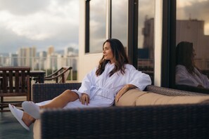 2 Bedroom Ocean View Penthouse | Balcony - Lotus Honolulu at Diamond Head (Honolulu)