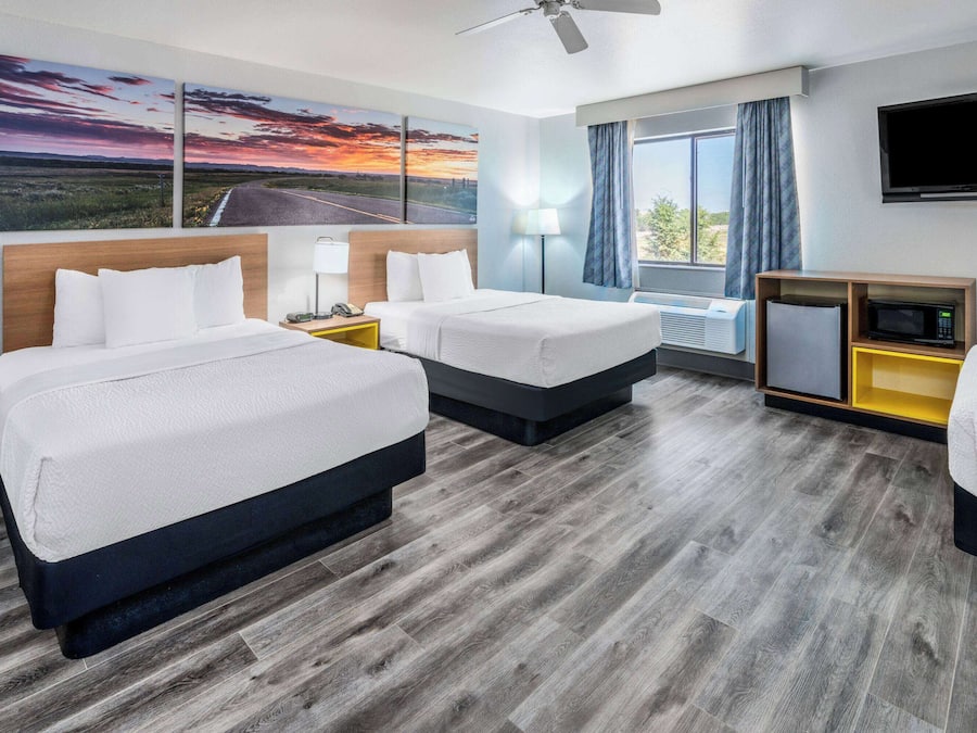 Suite | Schreibtisch, Verdunkelungsvorhänge, Bügeleisen/Bügelbrett